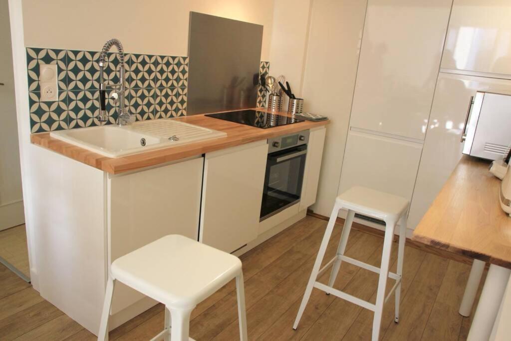 Superbe Duplex De 70M2 Avec 2 Chambres En Hyper Centre Au Calme Sur Cour Classe 3 Etoiles Avec Parking En Option La Rochelle  Eksteriør bilde