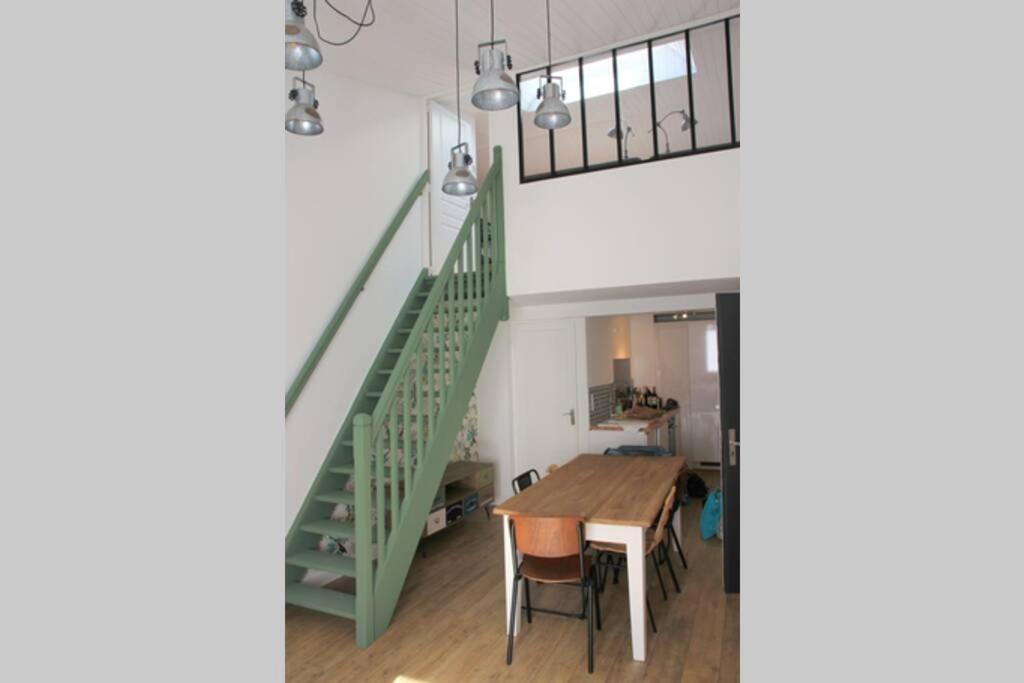 Superbe Duplex De 70M2 Avec 2 Chambres En Hyper Centre Au Calme Sur Cour Classe 3 Etoiles Avec Parking En Option La Rochelle  Eksteriør bilde