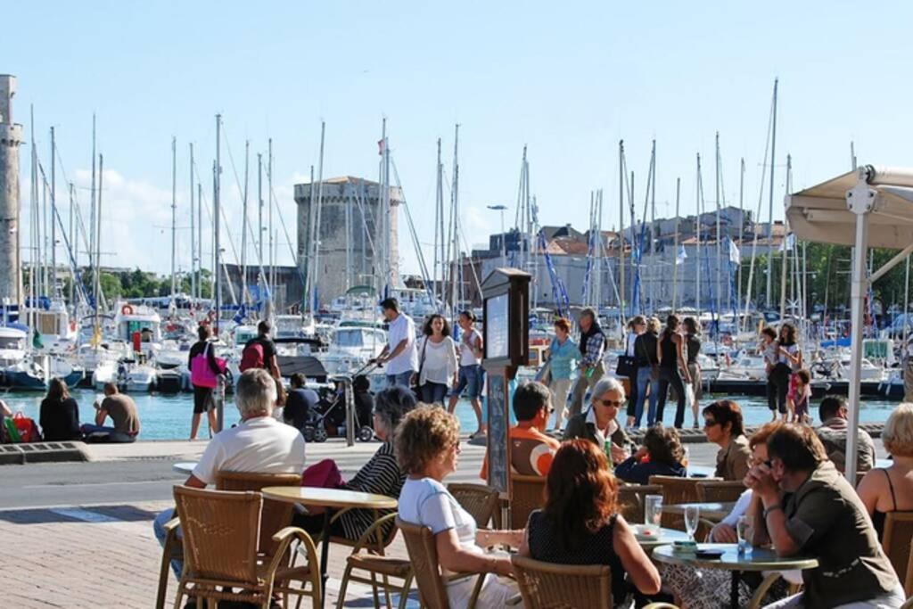 Superbe Duplex De 70M2 Avec 2 Chambres En Hyper Centre Au Calme Sur Cour Classe 3 Etoiles Avec Parking En Option La Rochelle  Eksteriør bilde