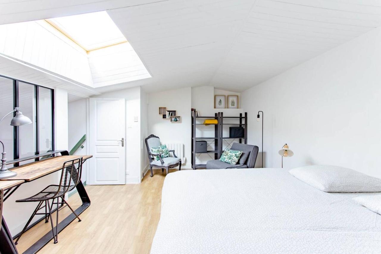 Superbe Duplex De 70M2 Avec 2 Chambres En Hyper Centre Au Calme Sur Cour Classe 3 Etoiles Avec Parking En Option La Rochelle  Eksteriør bilde
