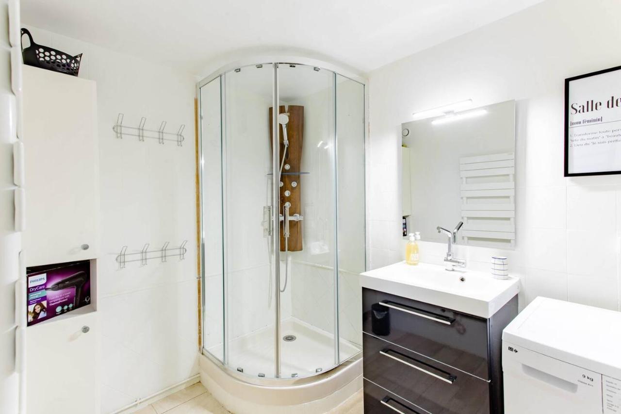 Superbe Duplex De 70M2 Avec 2 Chambres En Hyper Centre Au Calme Sur Cour Classe 3 Etoiles Avec Parking En Option La Rochelle  Eksteriør bilde